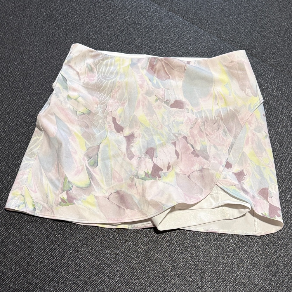 LULULEMON Women's Pastel Skort
